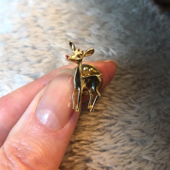 Bundle of Gold Colored Christmas Pins : Holly, Reindeer & Tree - Picture 6 of 15